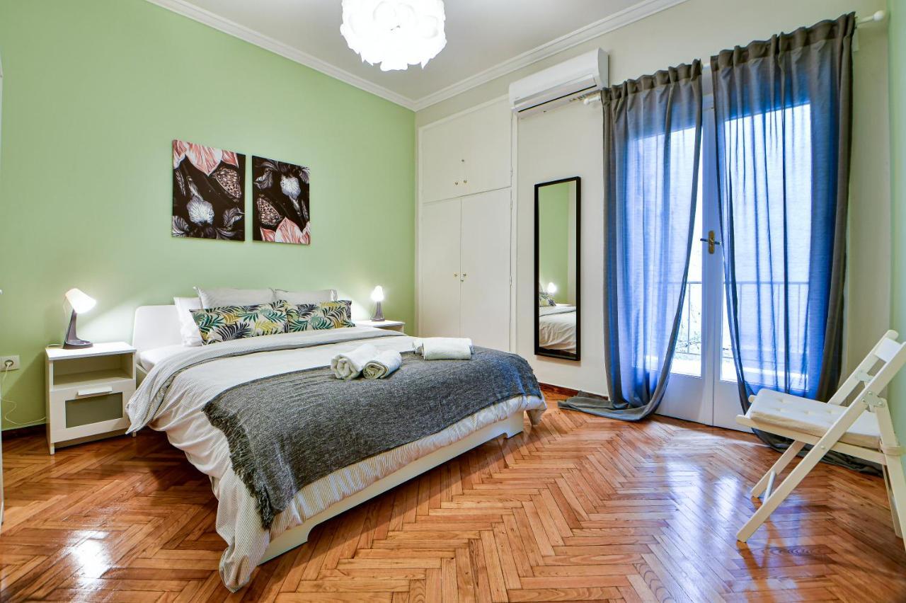 Thiras Lovely Apartment By Zain Atenas Exterior foto