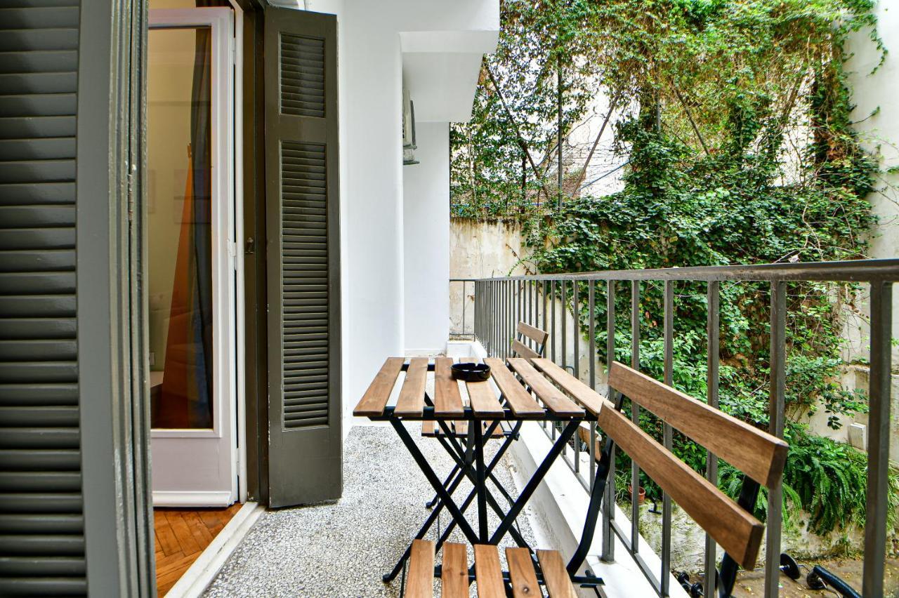 Thiras Lovely Apartment By Zain Atenas Exterior foto
