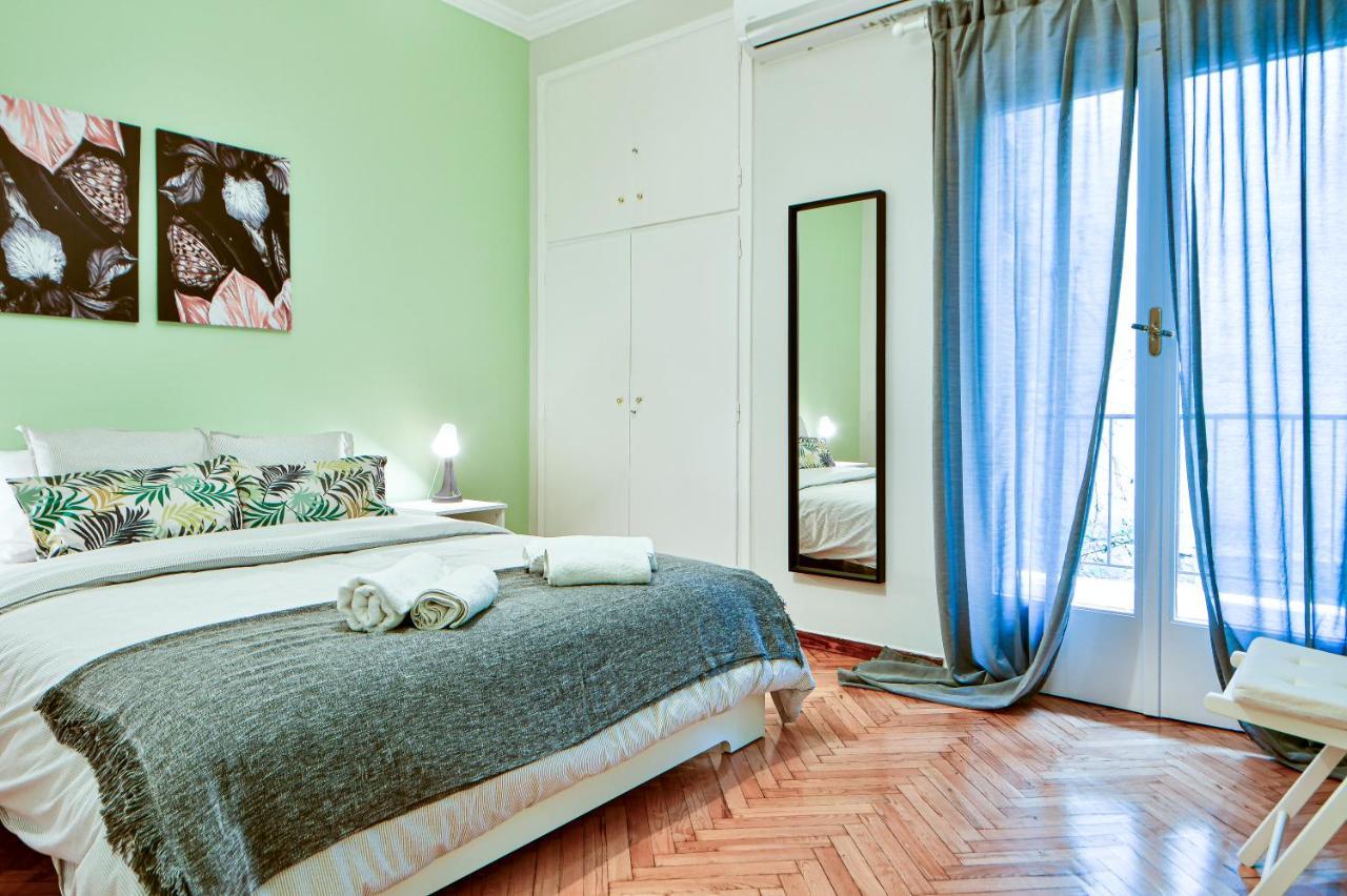 Thiras Lovely Apartment By Zain Atenas Exterior foto