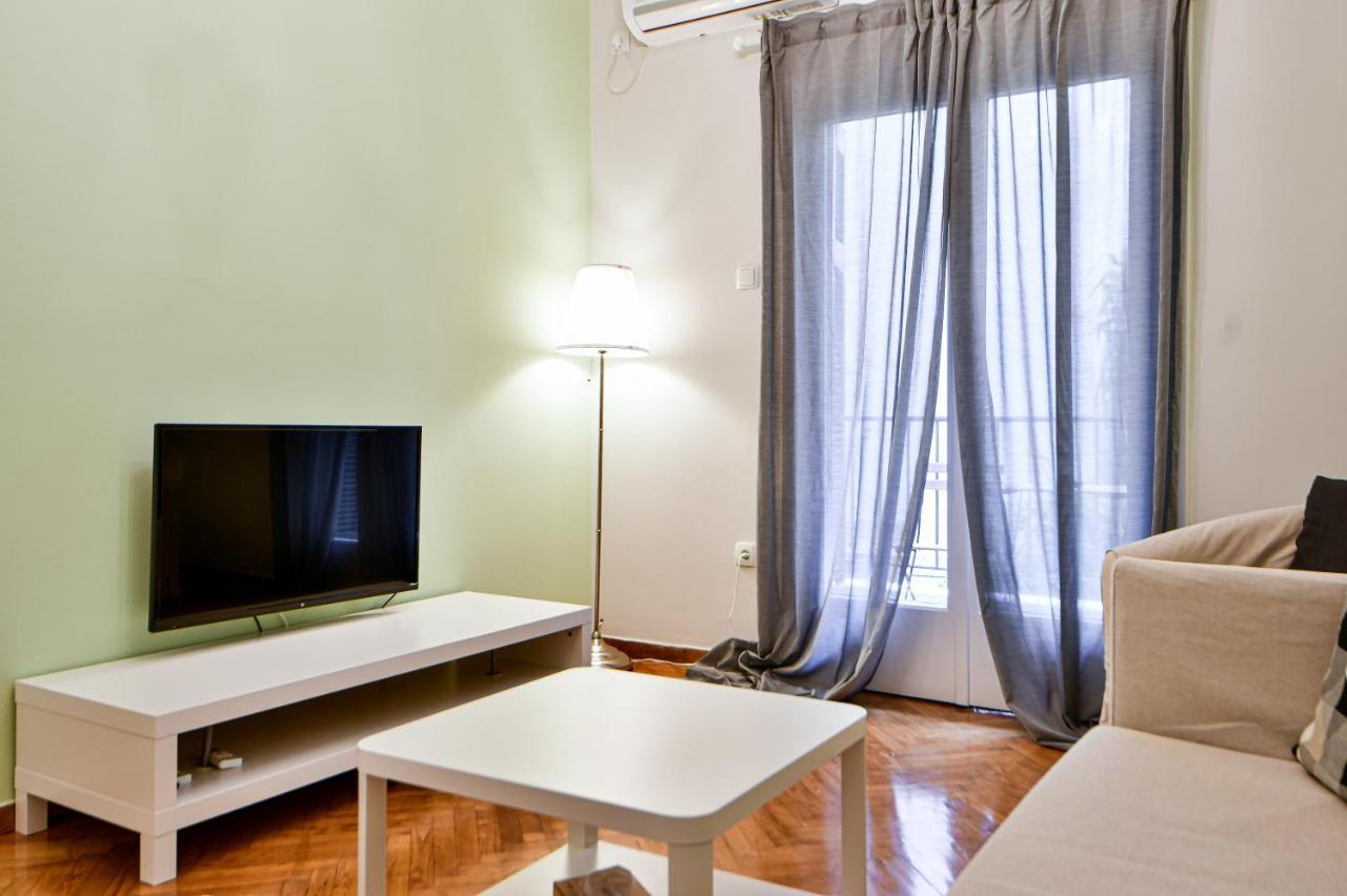 Thiras Lovely Apartment By Zain Atenas Exterior foto